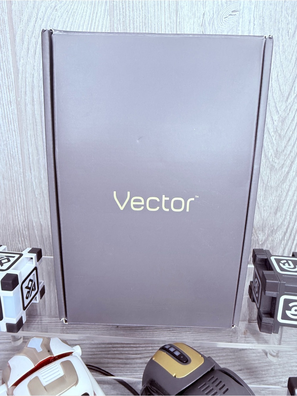 2 vendor robot toys chargers , box and accessories toys - Picture 5 of 8